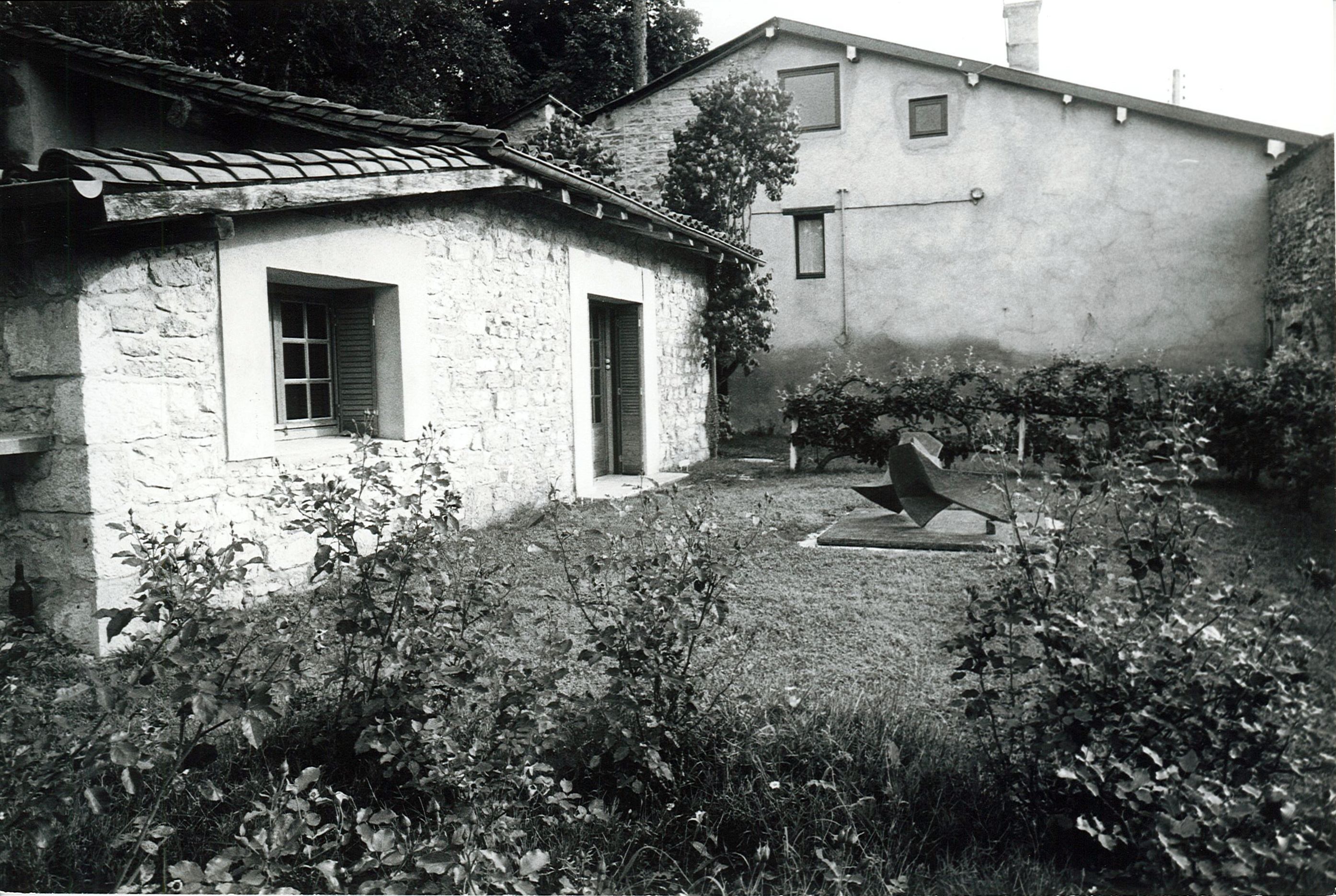 La maison de Meillonas : le petit jardin